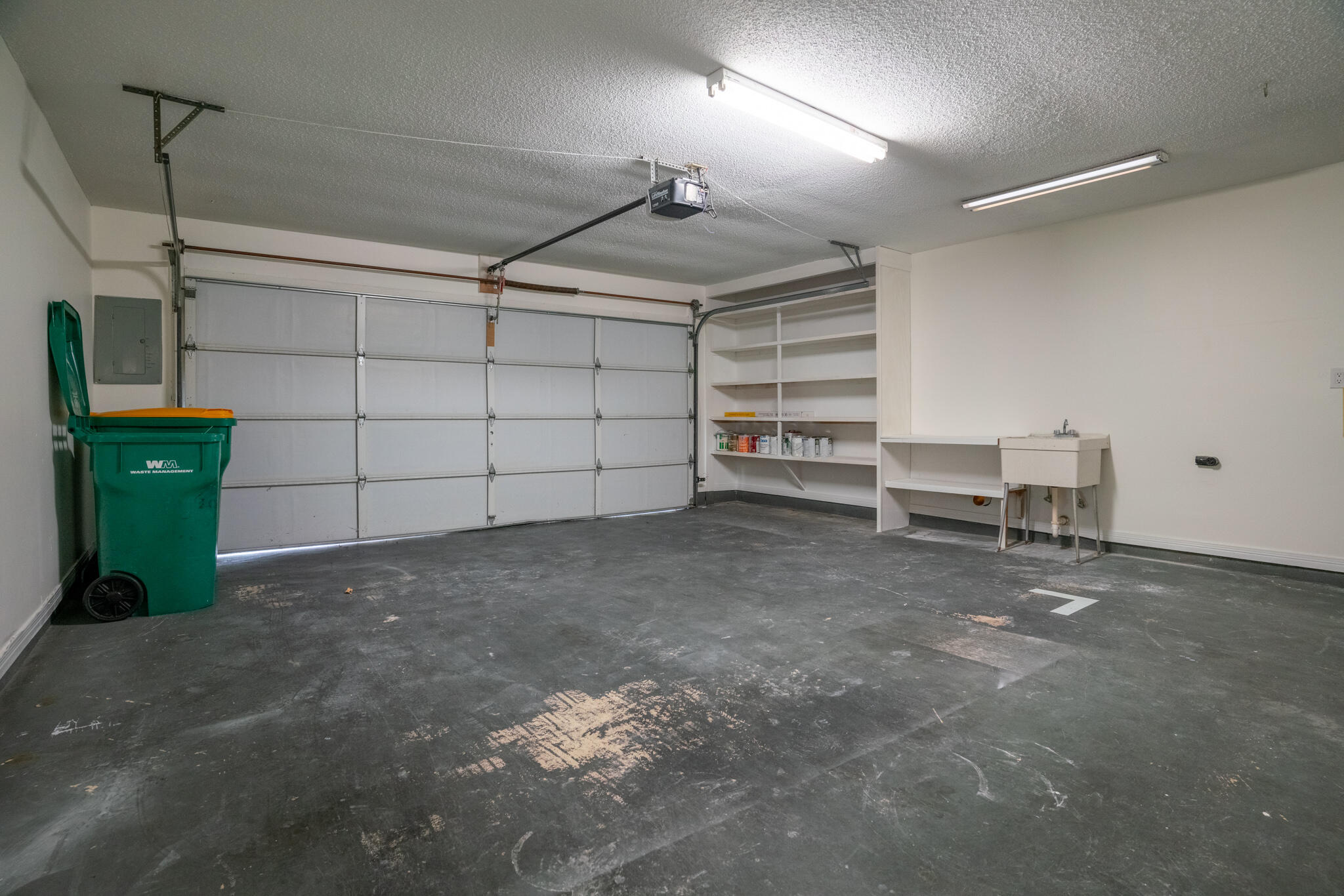 935 Holbrook Circle