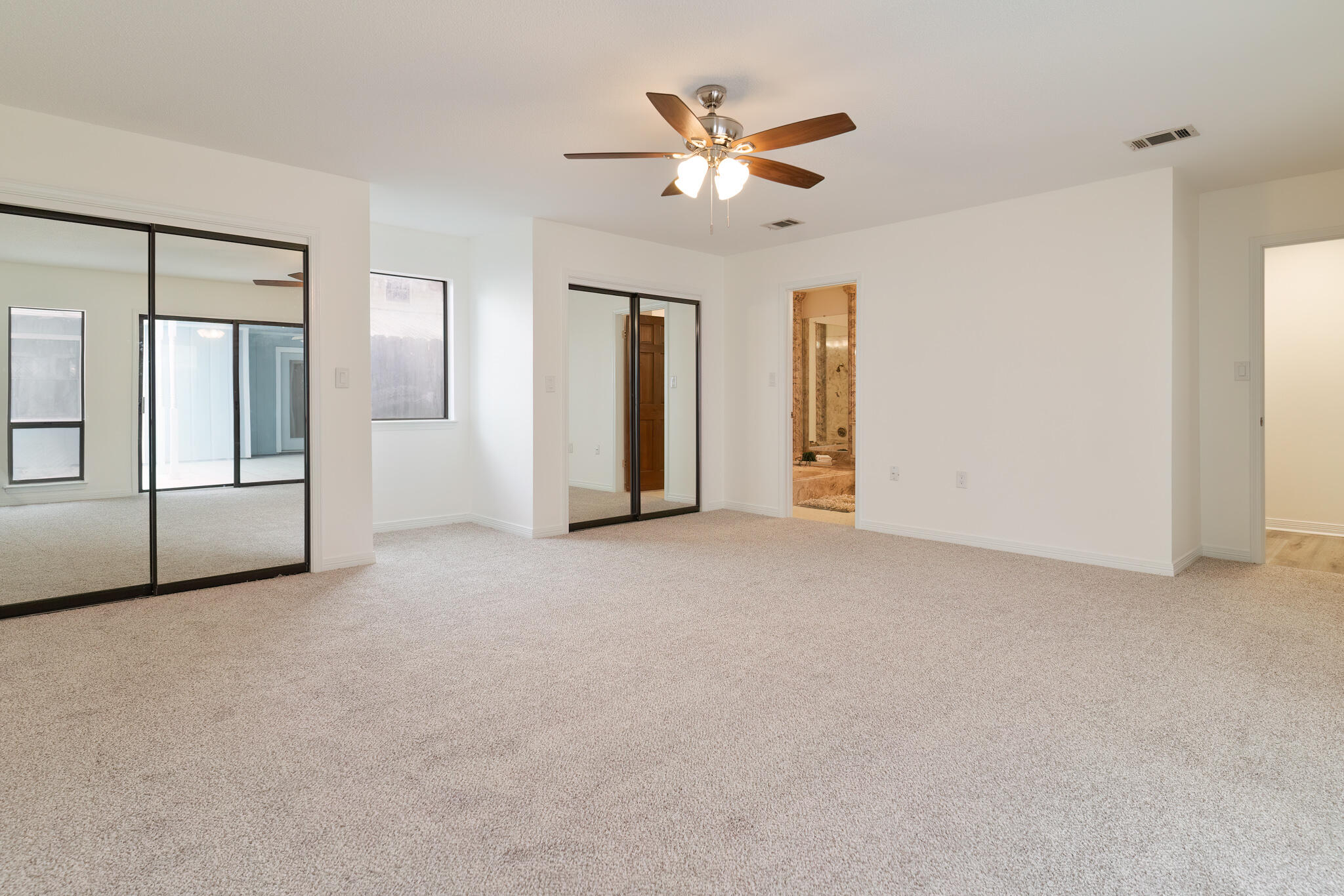 935 Holbrook Circle