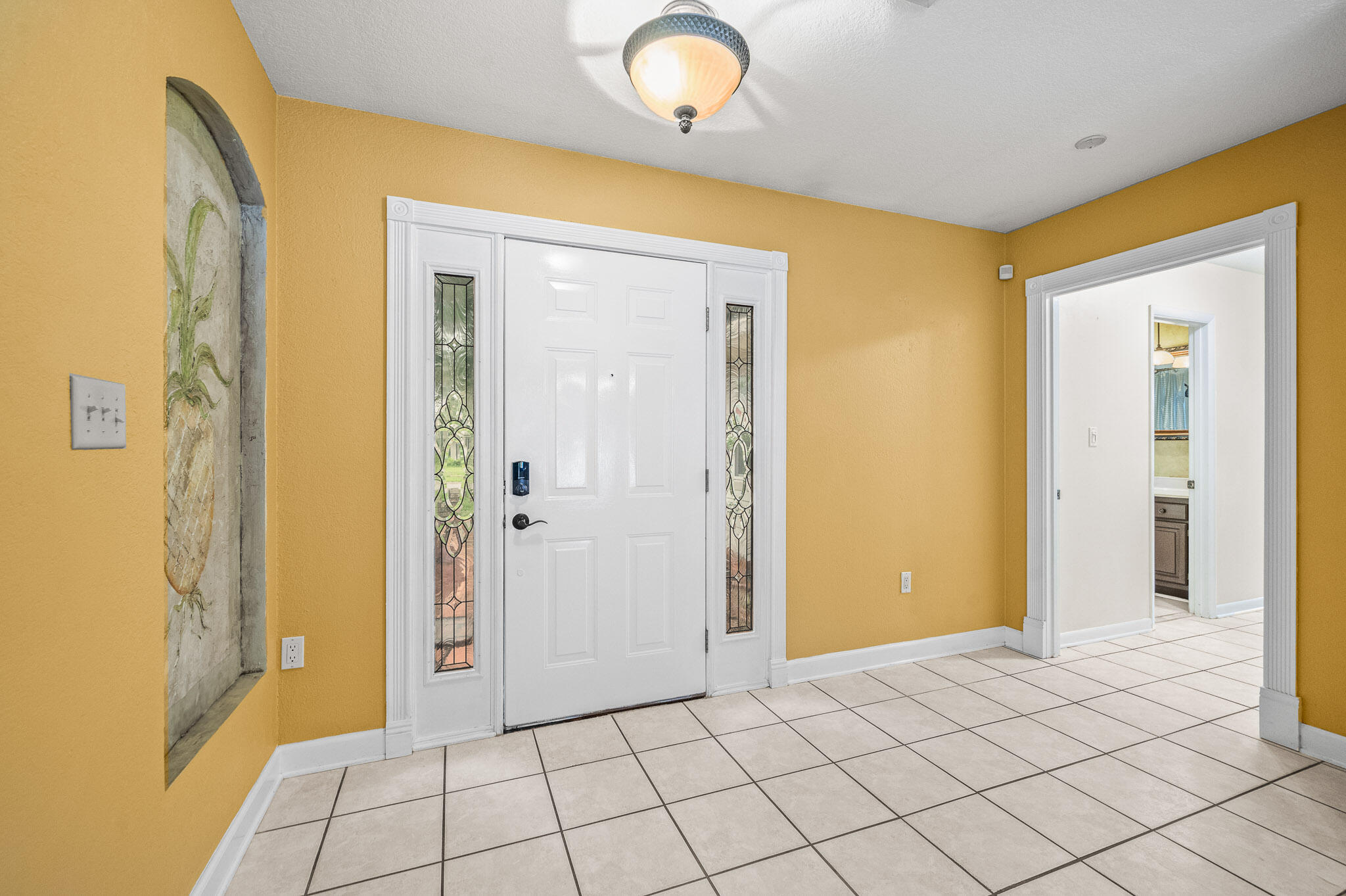 3 NE Windsor Lane