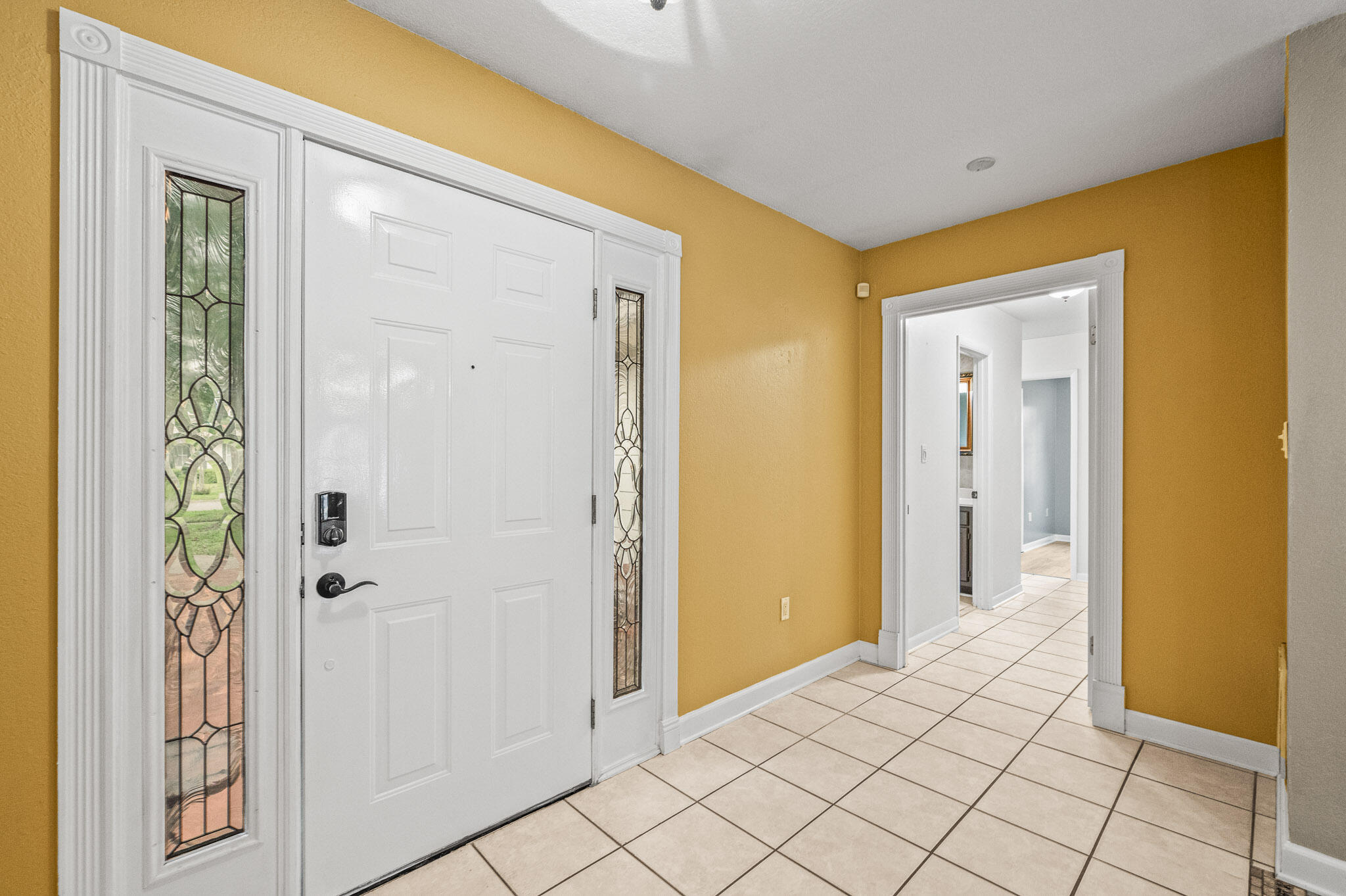 3 NE Windsor Lane