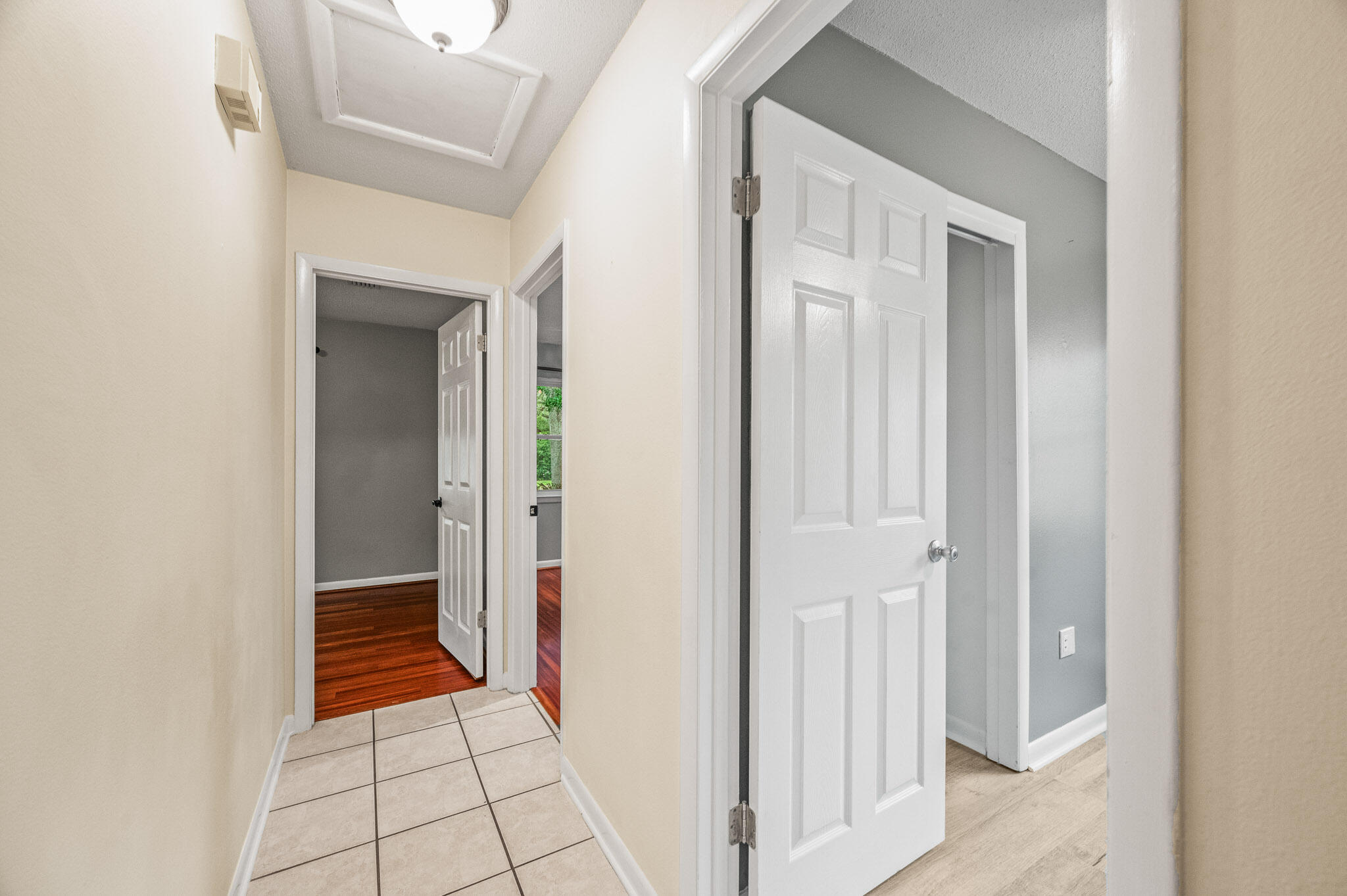 3 NE Windsor Lane