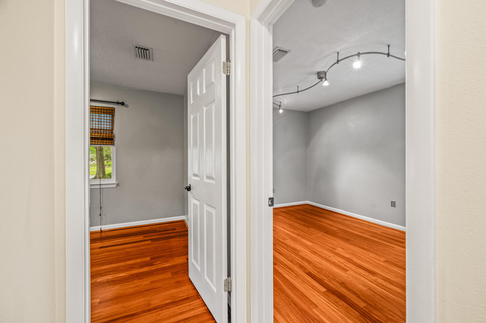 3 NE Windsor Lane