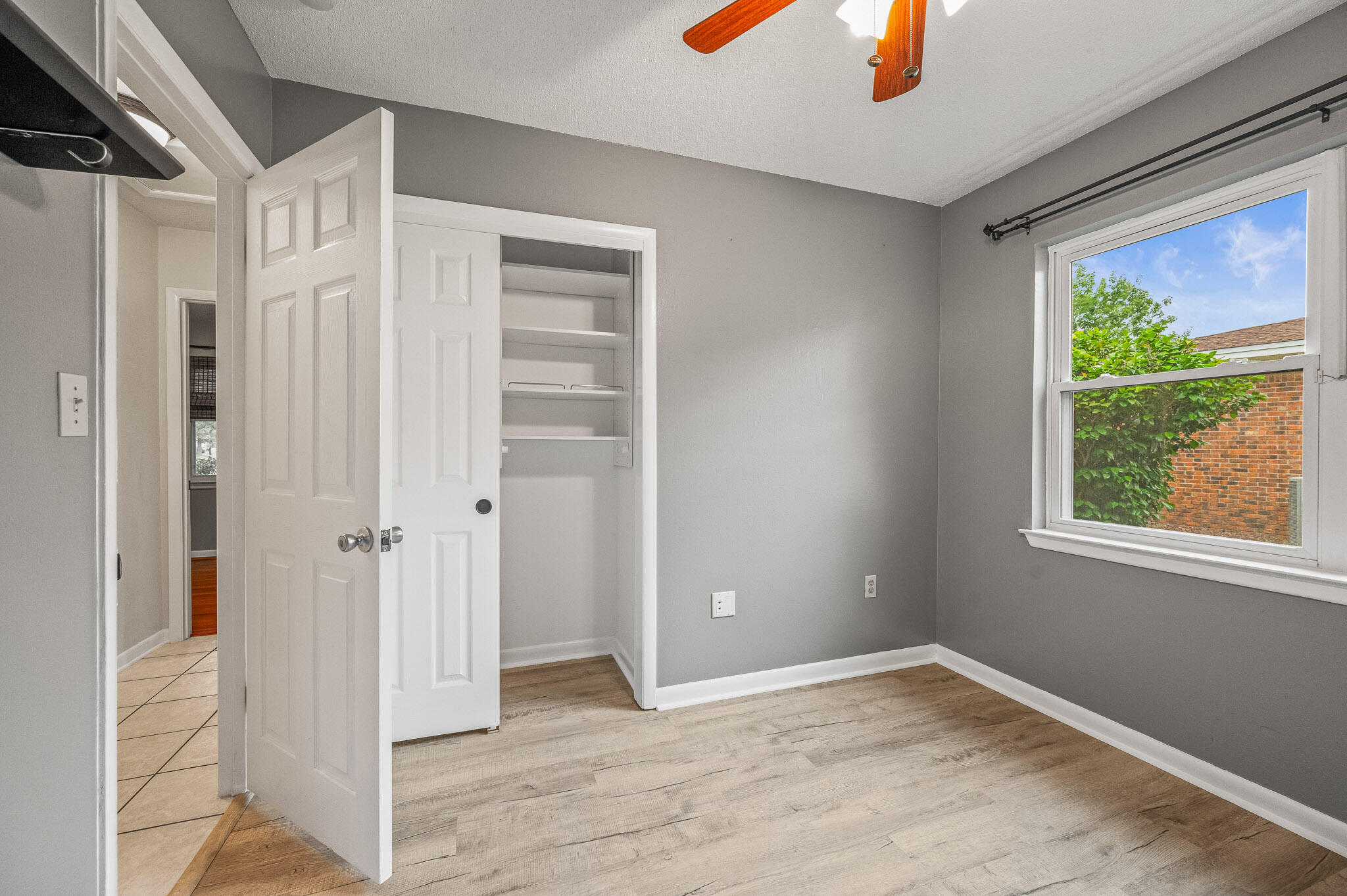 3 NE Windsor Lane