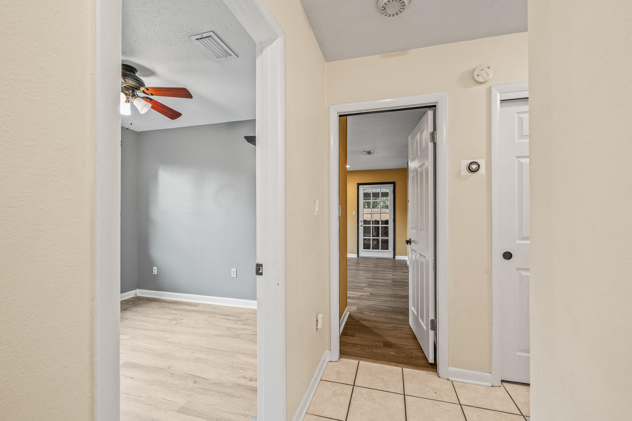 3 NE Windsor Lane