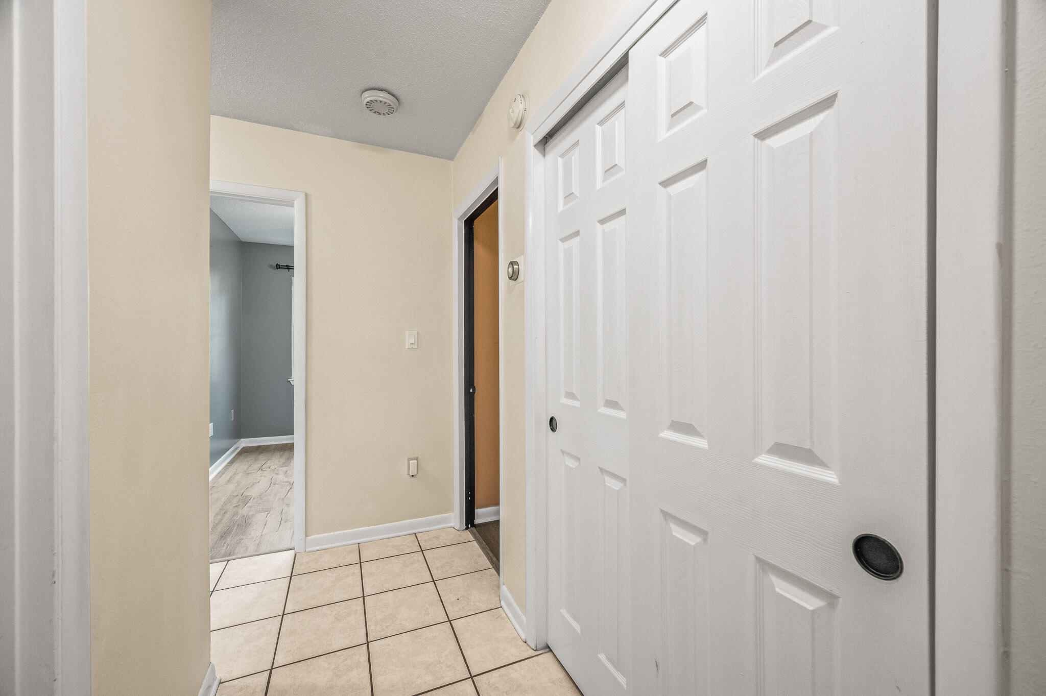 3 NE Windsor Lane