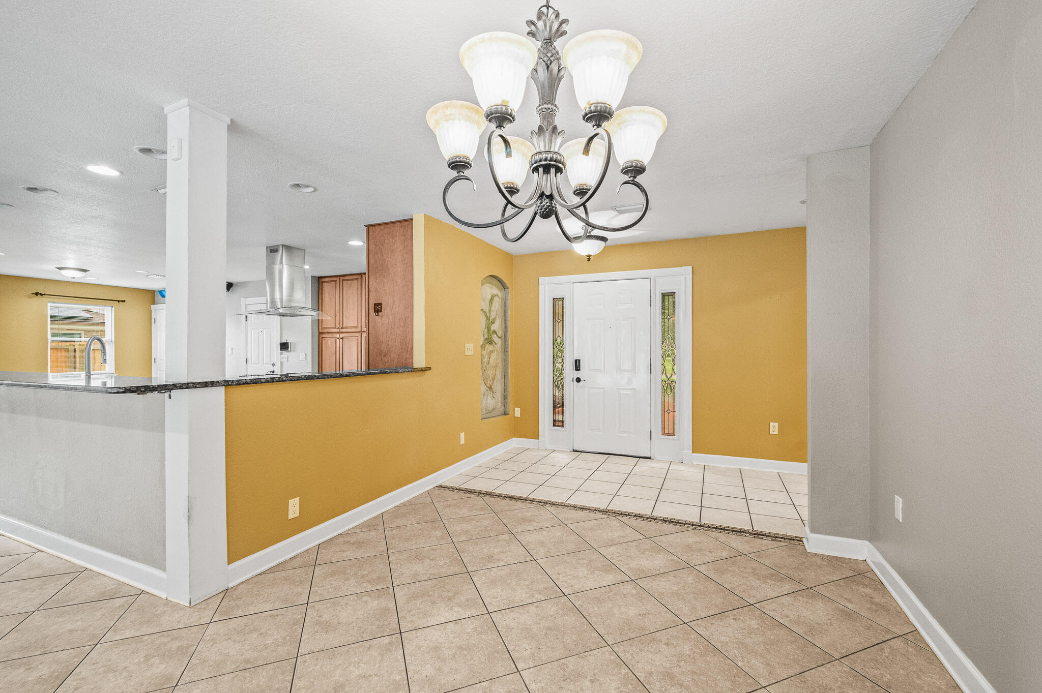 3 NE Windsor Lane