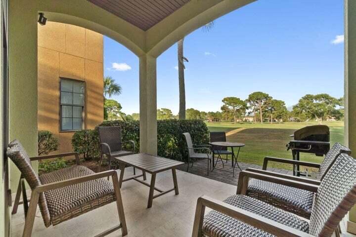 1900 Baytowne Loop