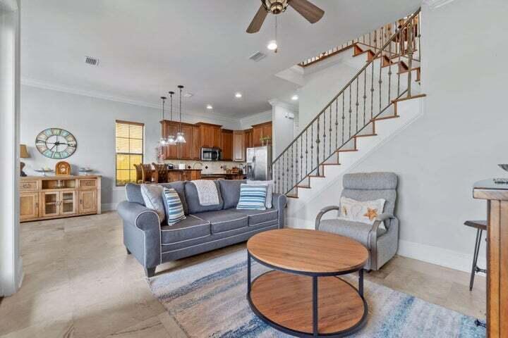 1900 Baytowne Loop