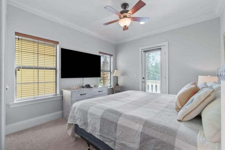 1900 Baytowne Loop