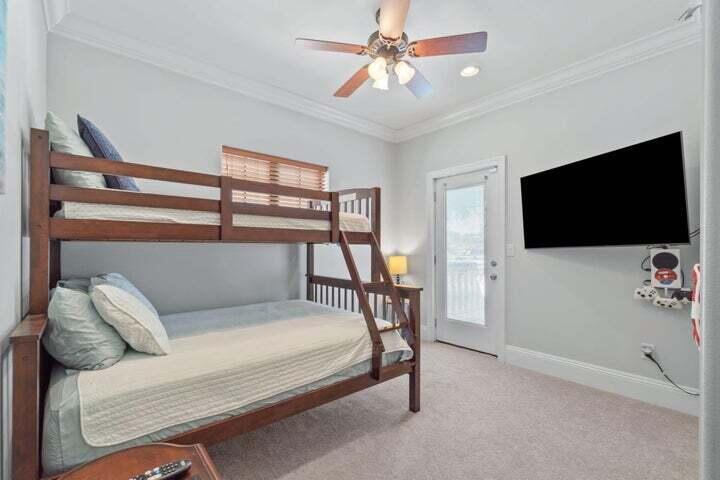 1900 Baytowne Loop