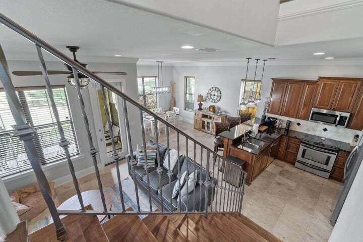 1900 Baytowne Loop