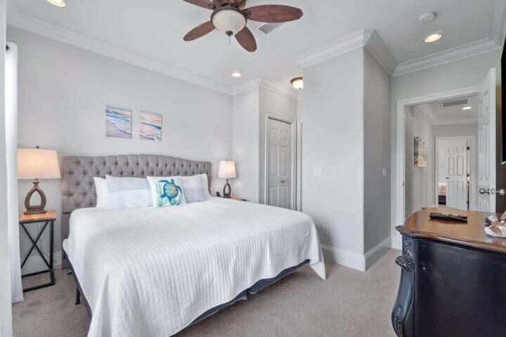 1900 Baytowne Loop