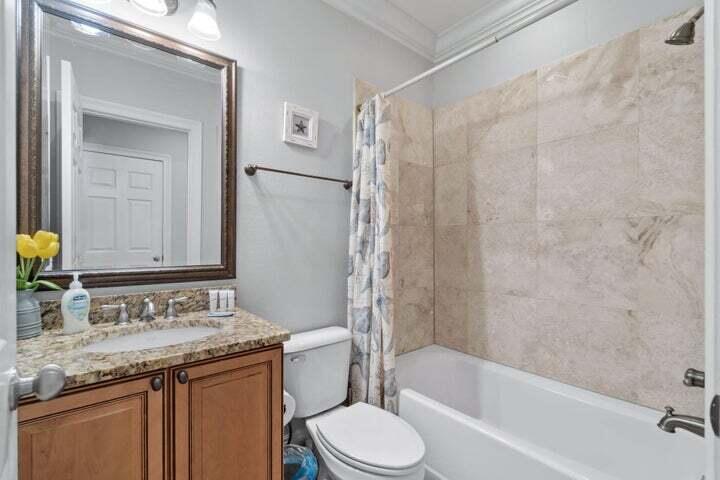 1900 Baytowne Loop