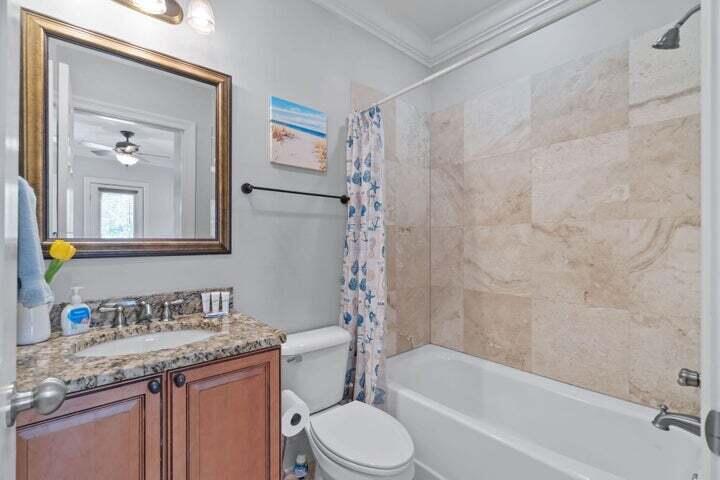 1900 Baytowne Loop