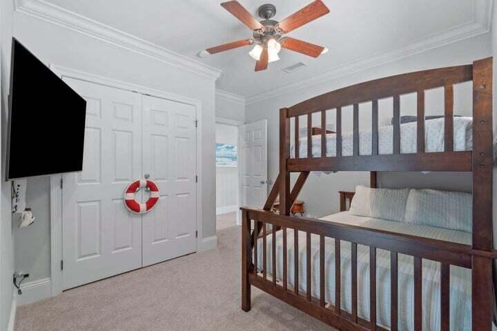 1900 Baytowne Loop