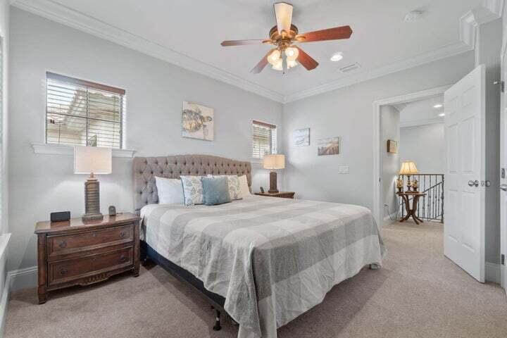 1900 Baytowne Loop