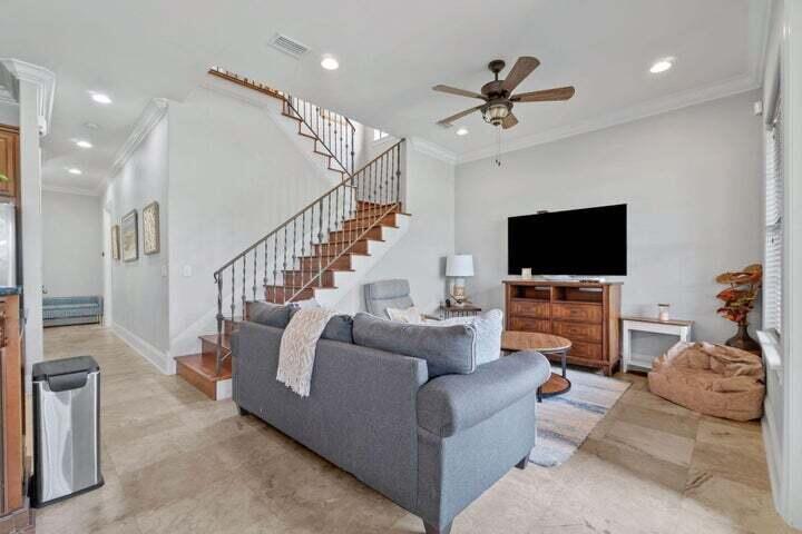 1900 Baytowne Loop