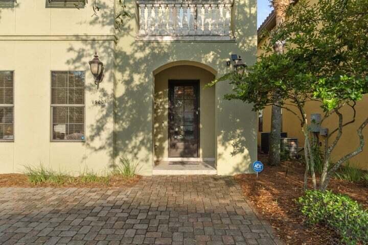 1900 Baytowne Loop