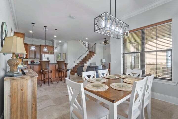 1900 Baytowne Loop