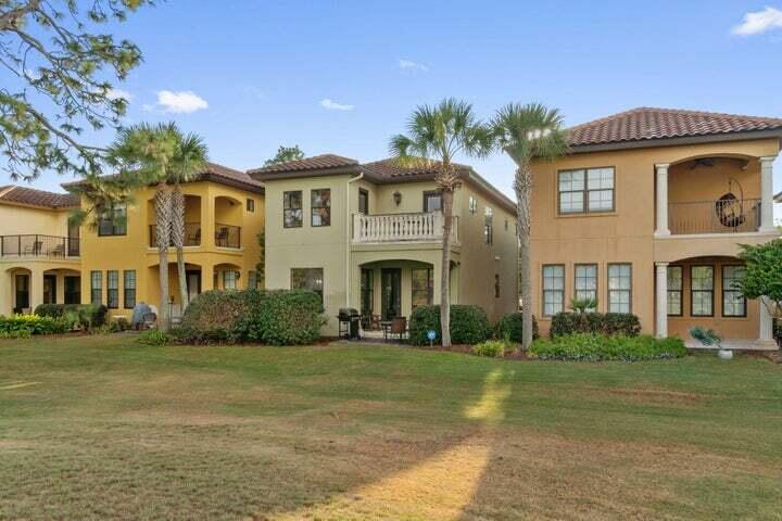 1900 Baytowne Loop