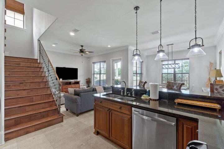 1900 Baytowne Loop