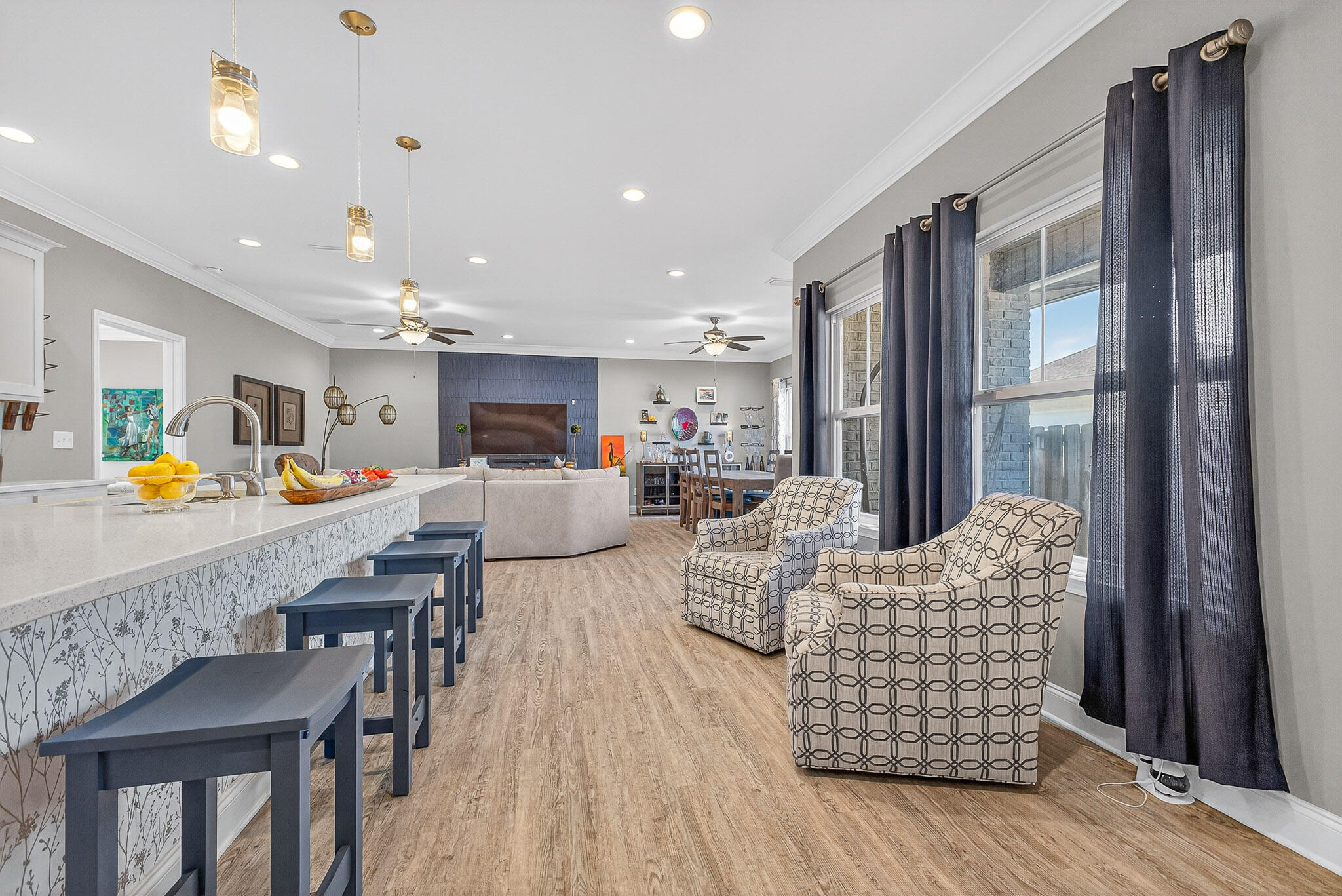 61B 6Th Street