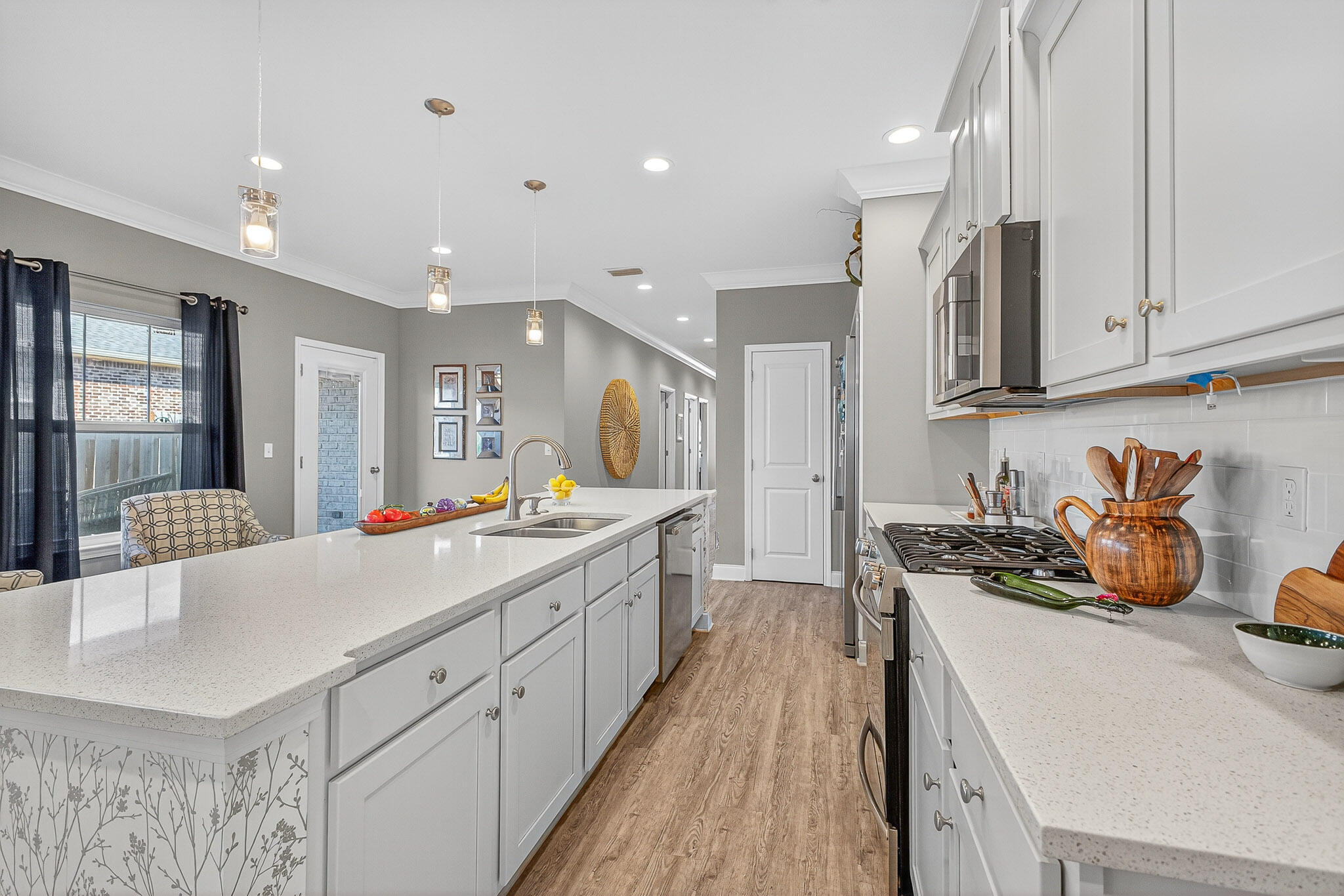 61B 6Th Street