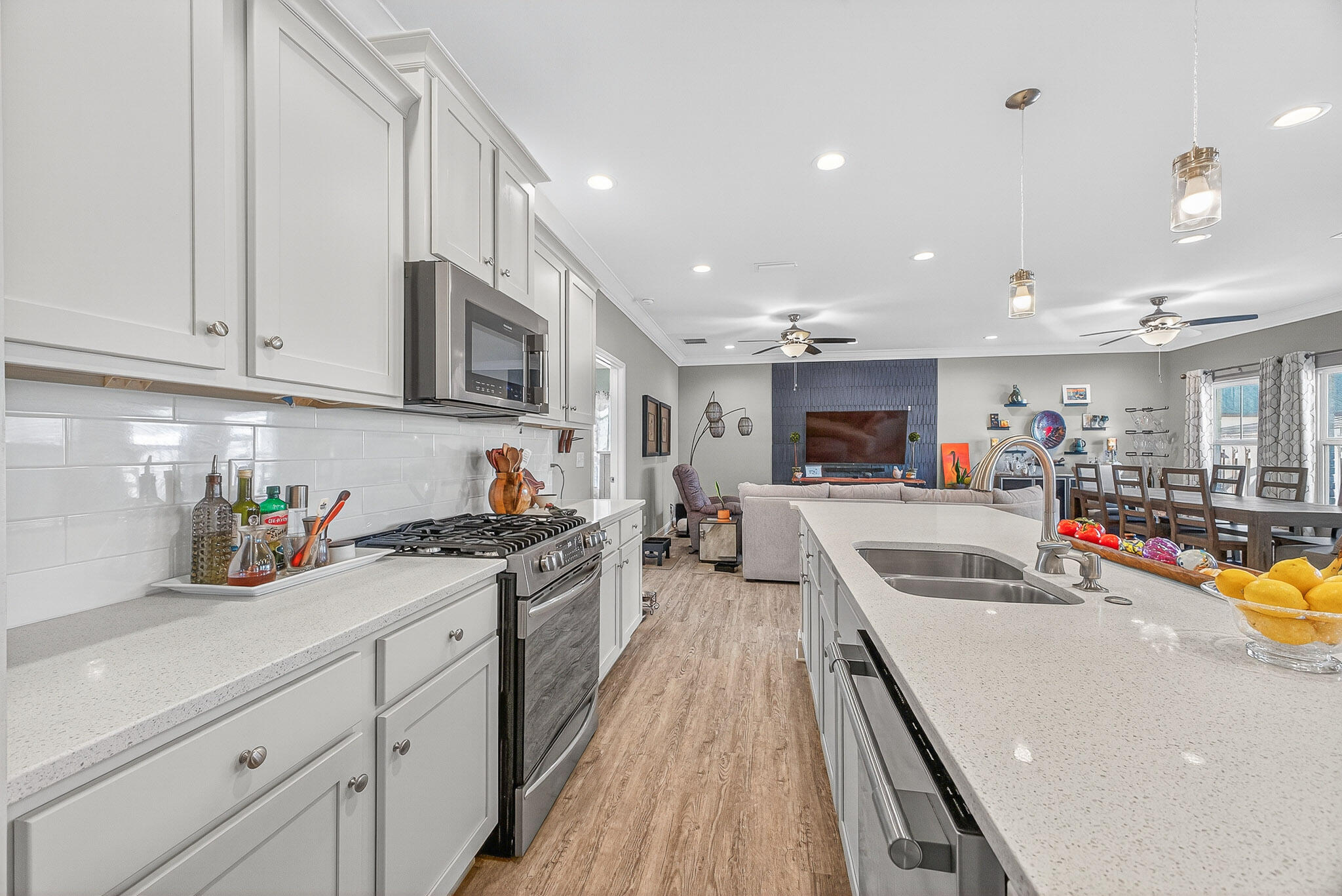 61B 6Th Street