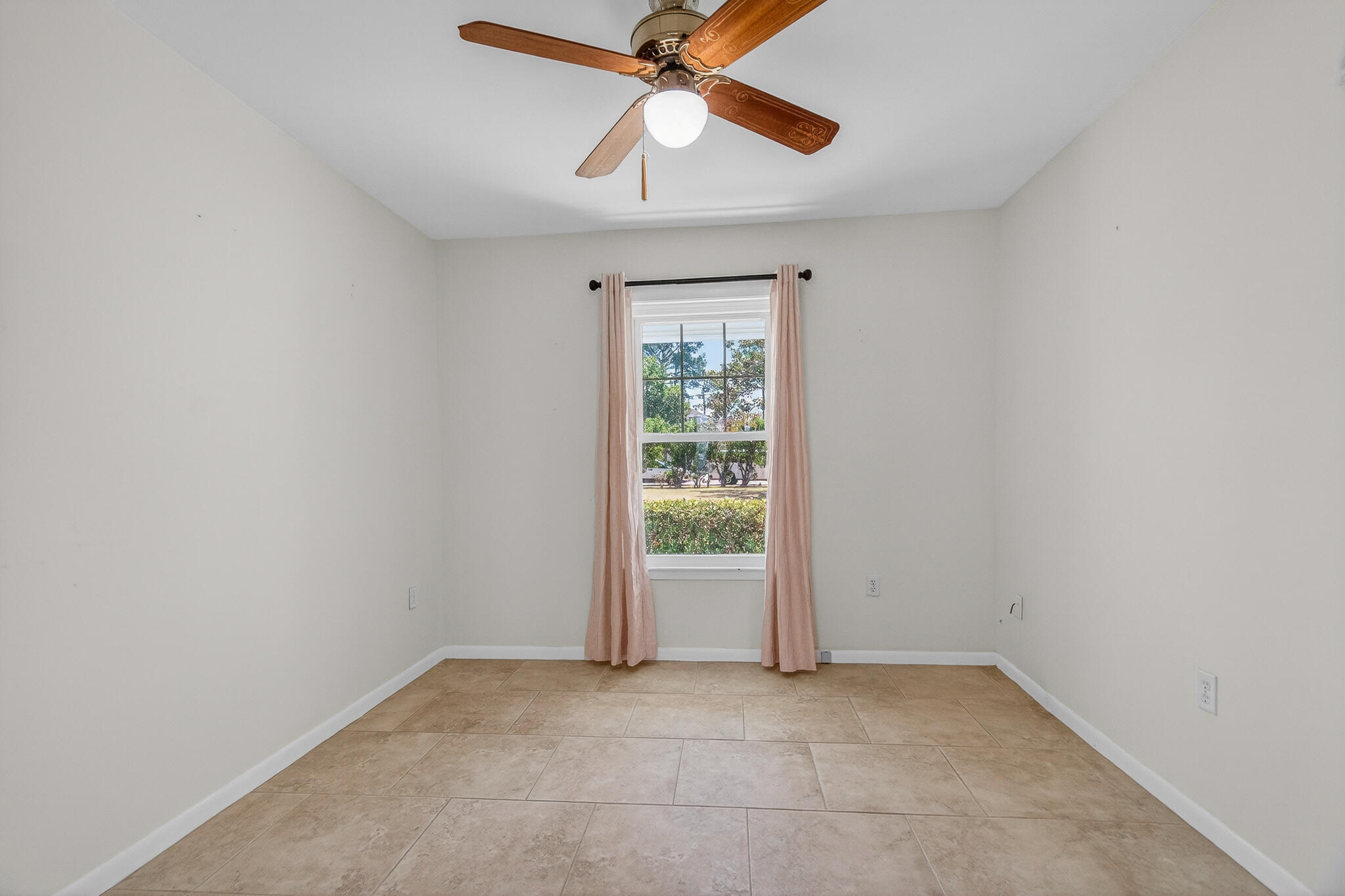 186 Bayshore Drive