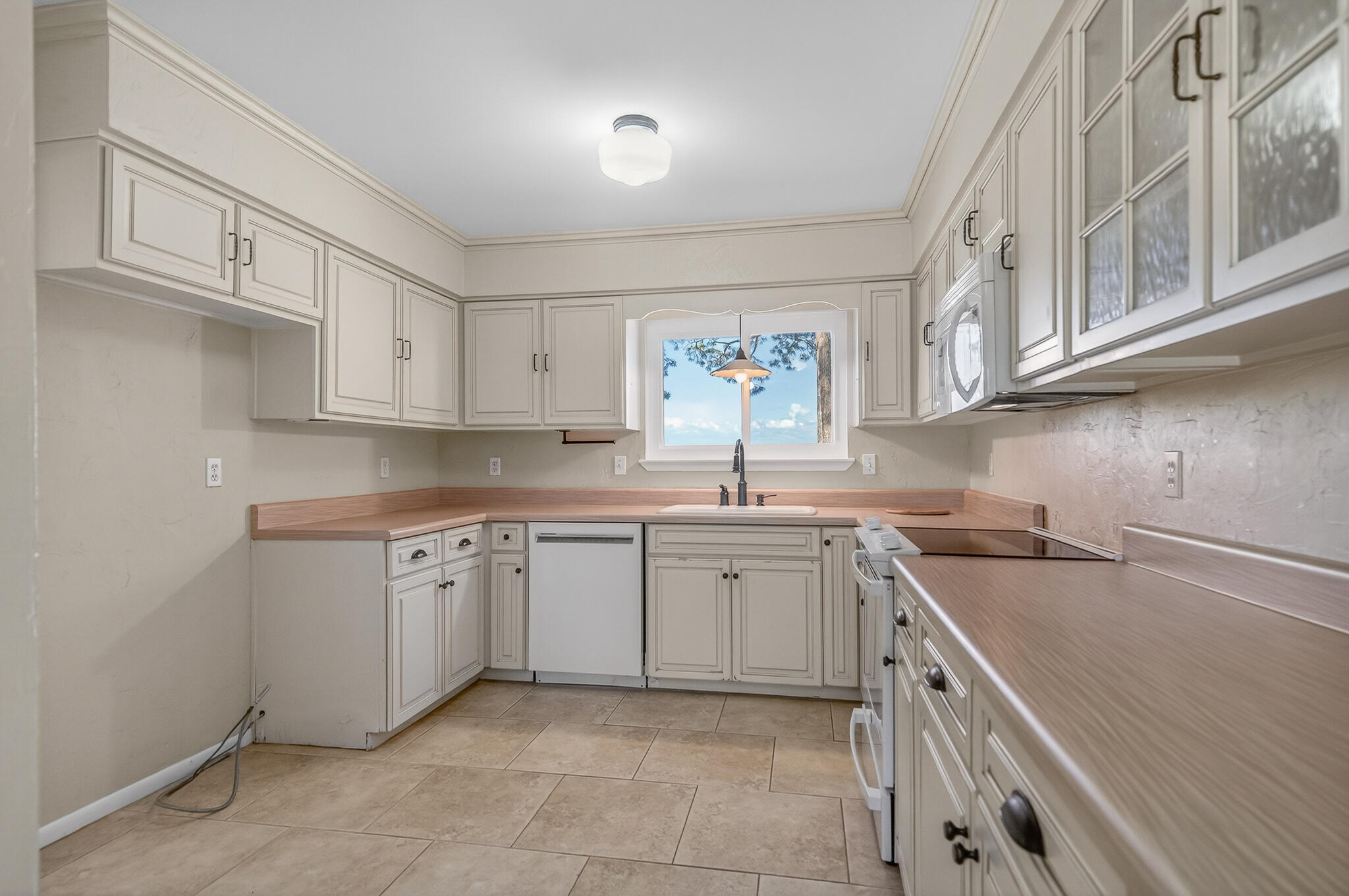 186 Bayshore Drive