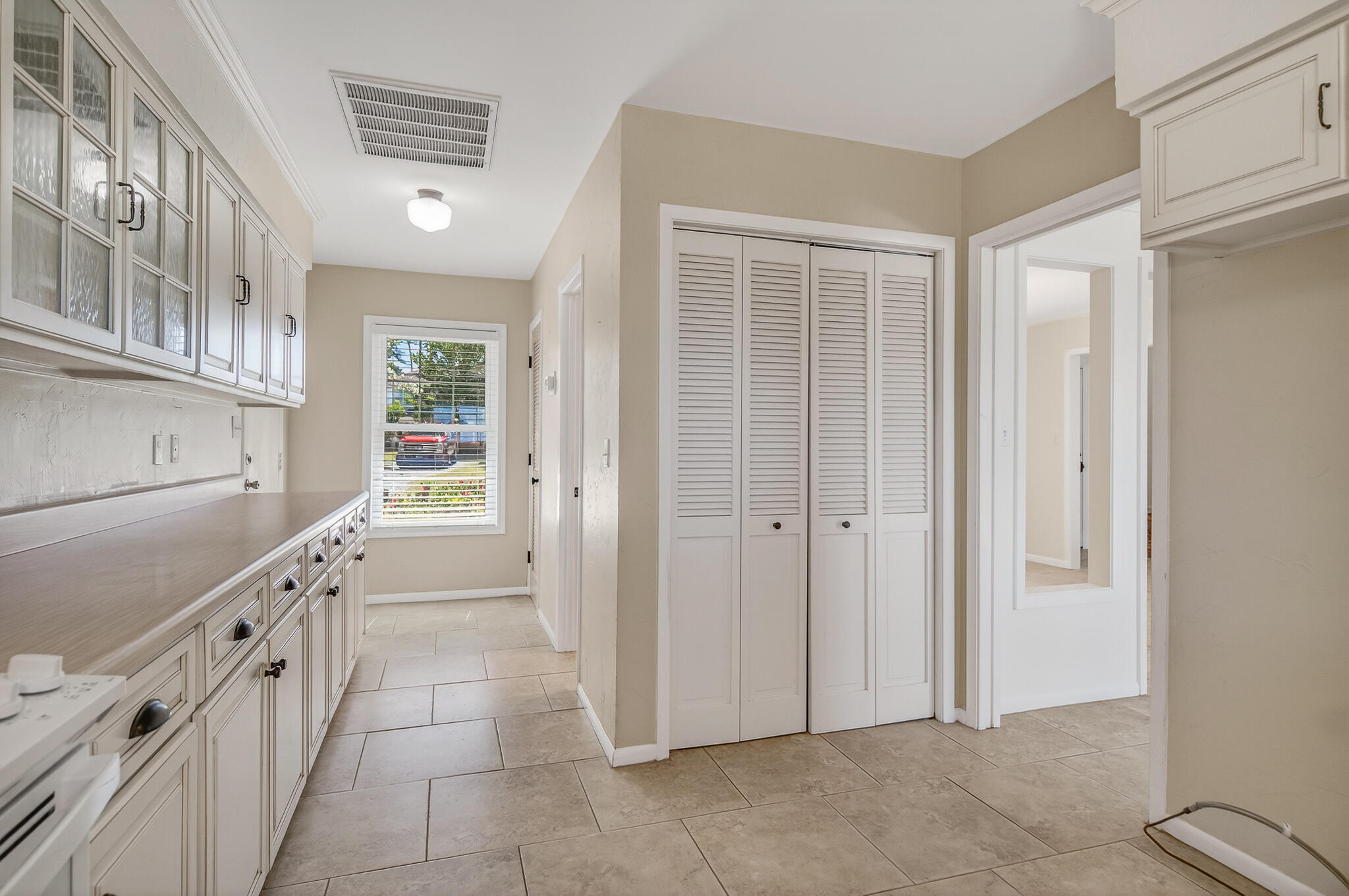 186 Bayshore Drive