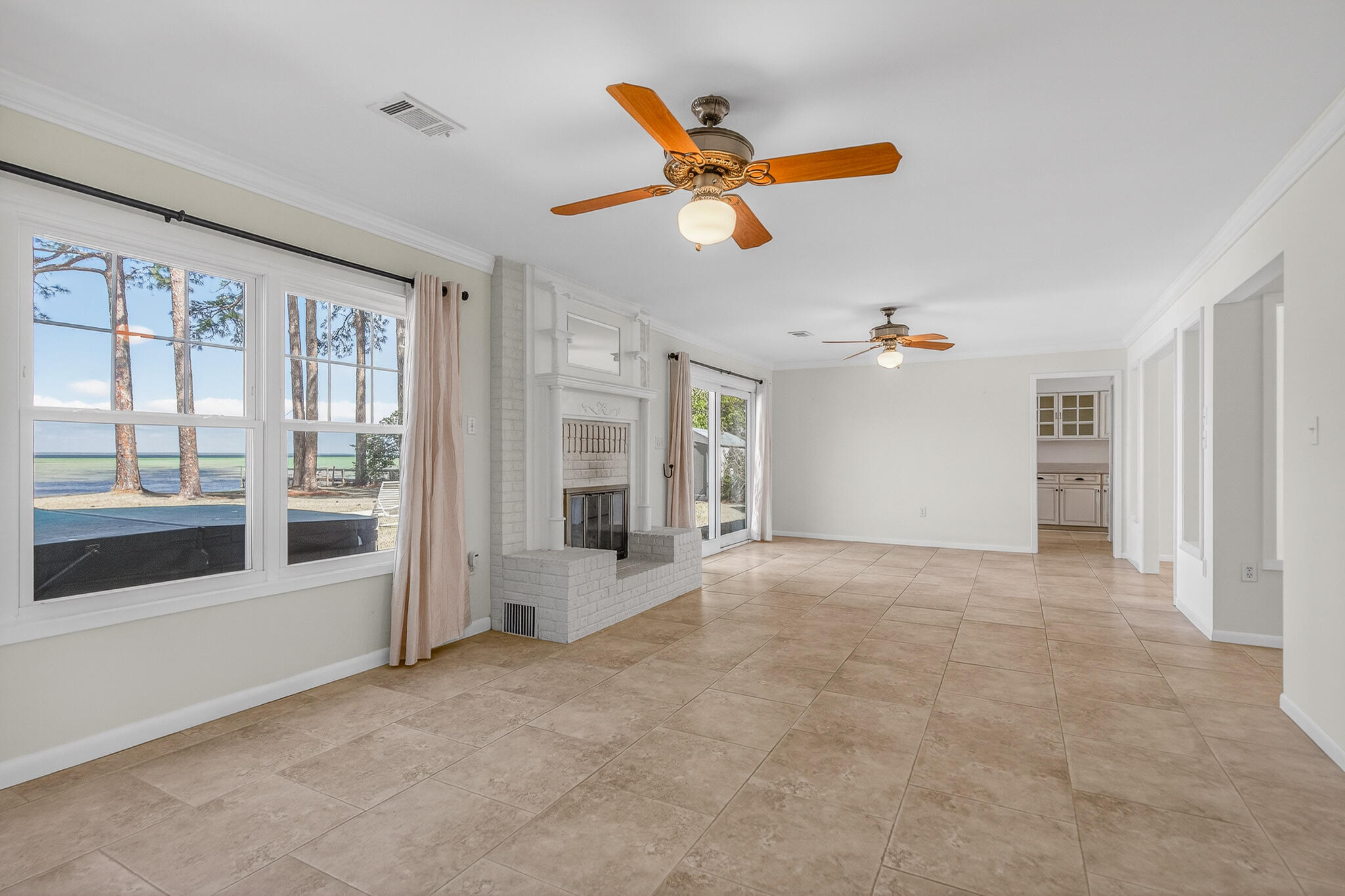 186 Bayshore Drive