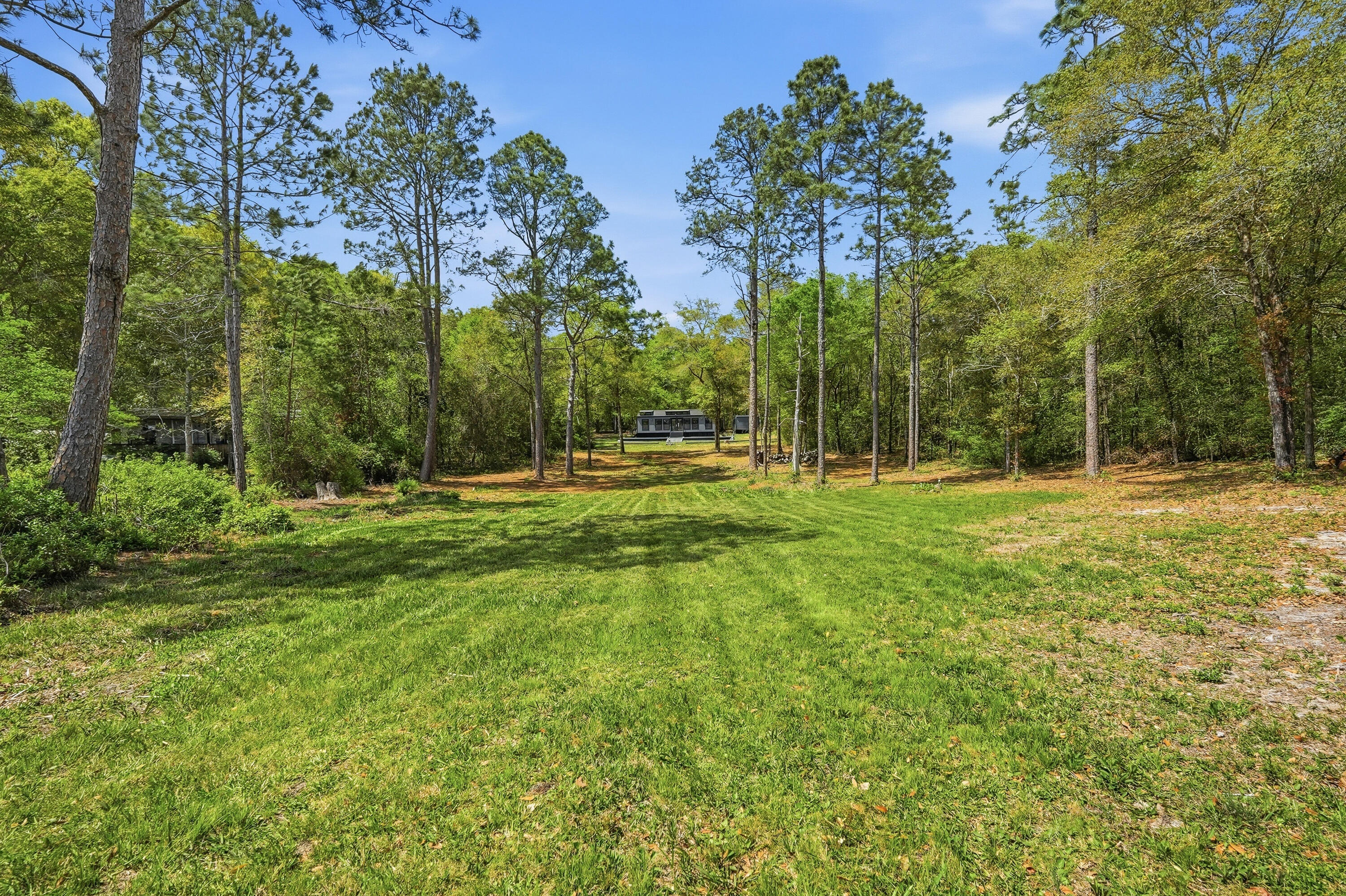 401 Holley King Road, DeFuniak Springs