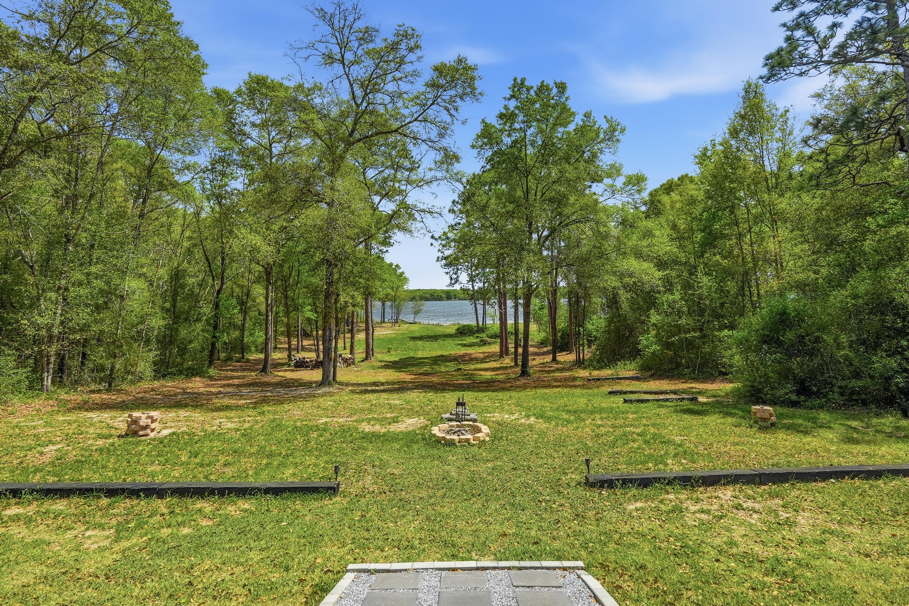401 Holley King Road, DeFuniak Springs