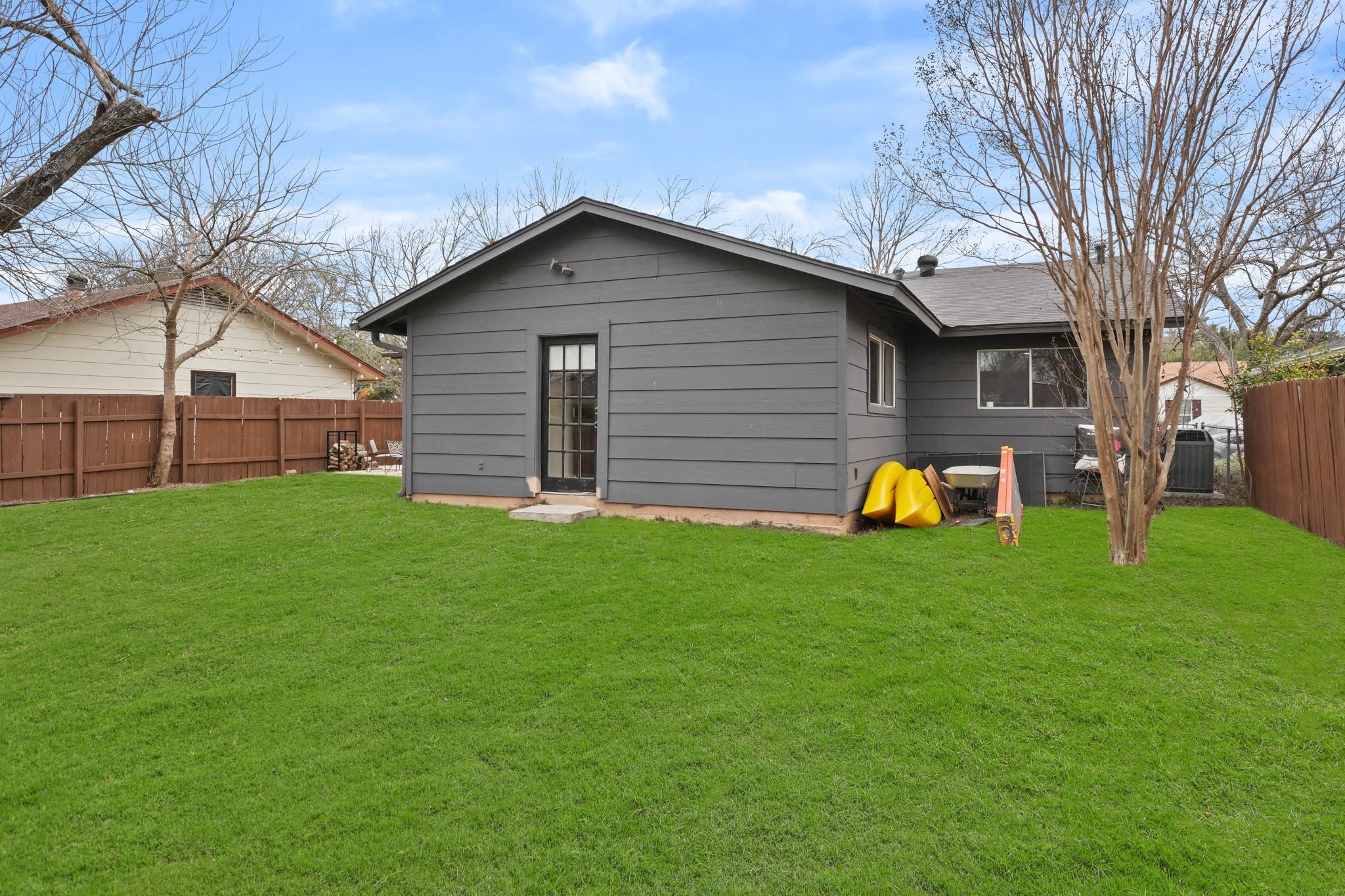 10009 Floyd DR