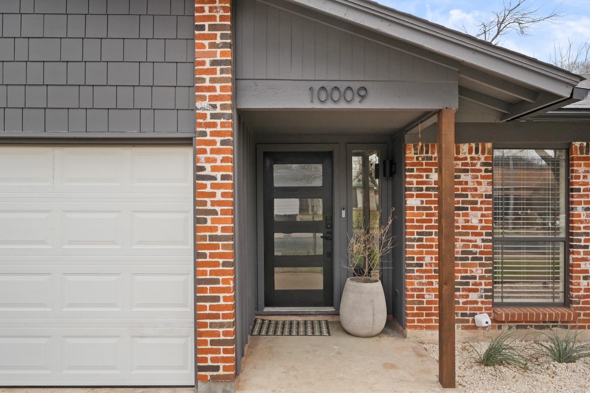 10009 Floyd DR