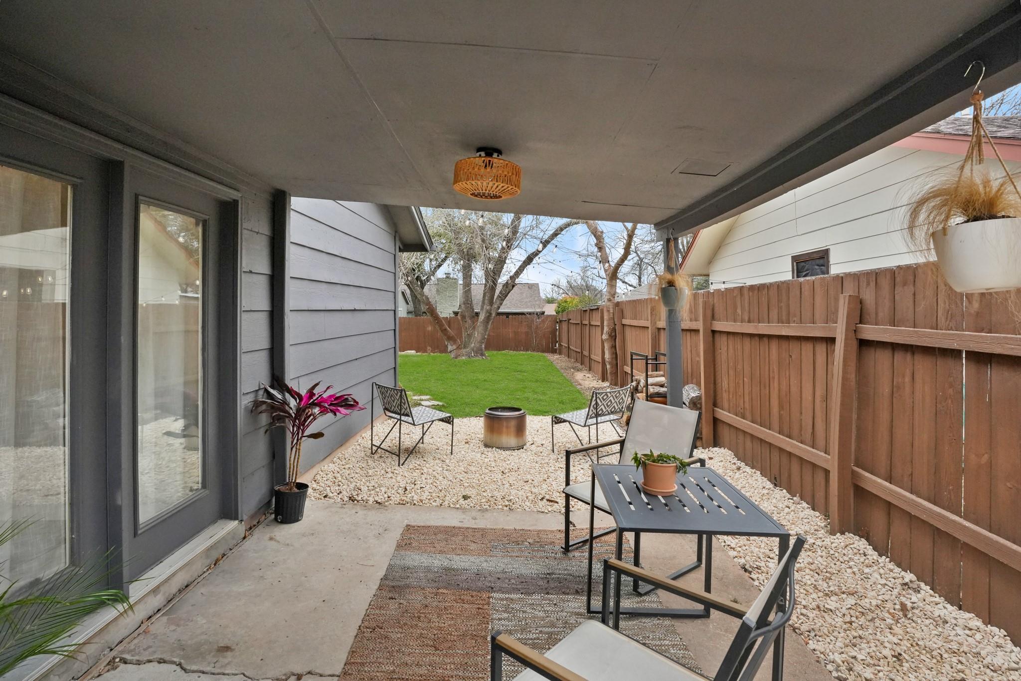 10009 Floyd DR