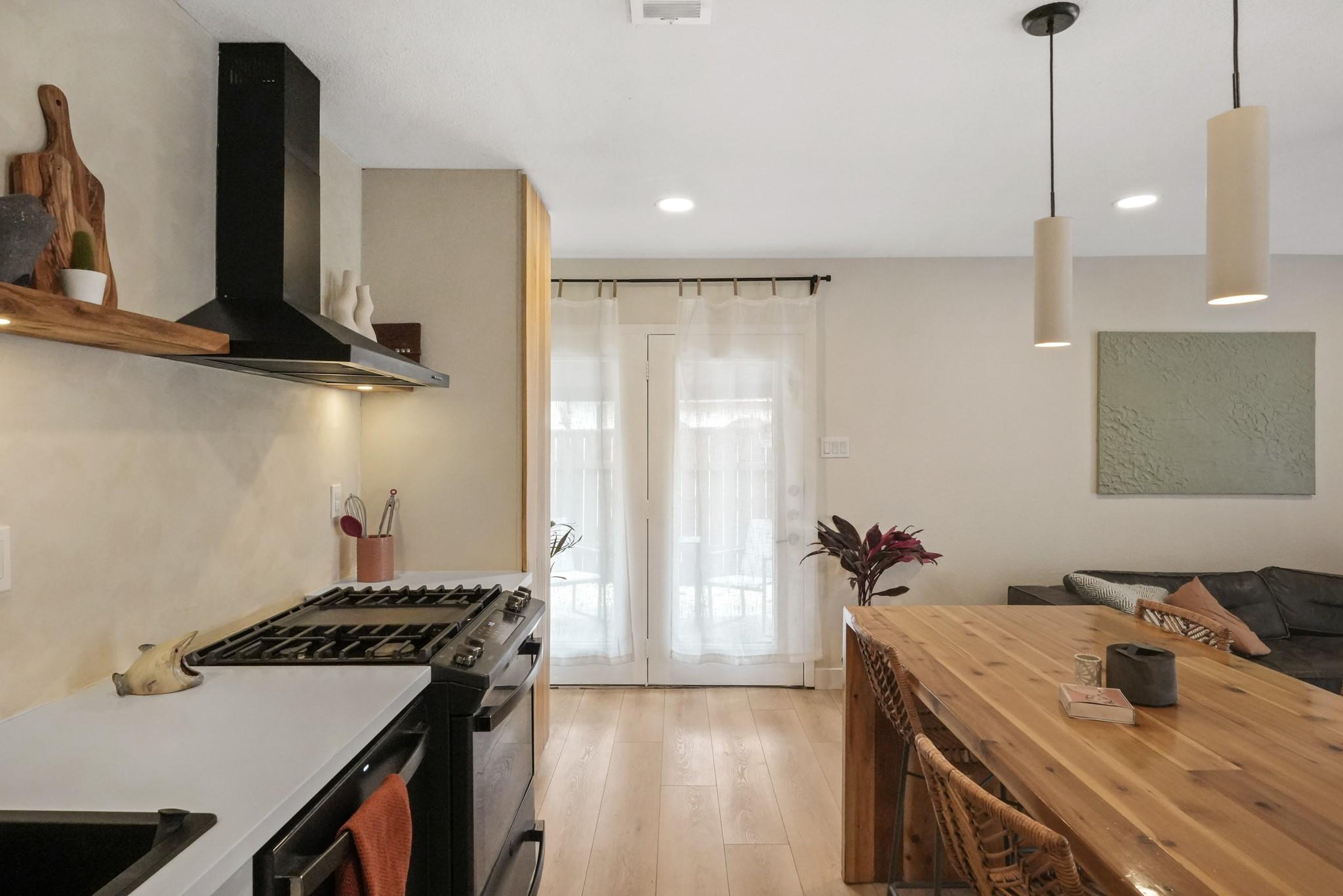 10009 Floyd DR