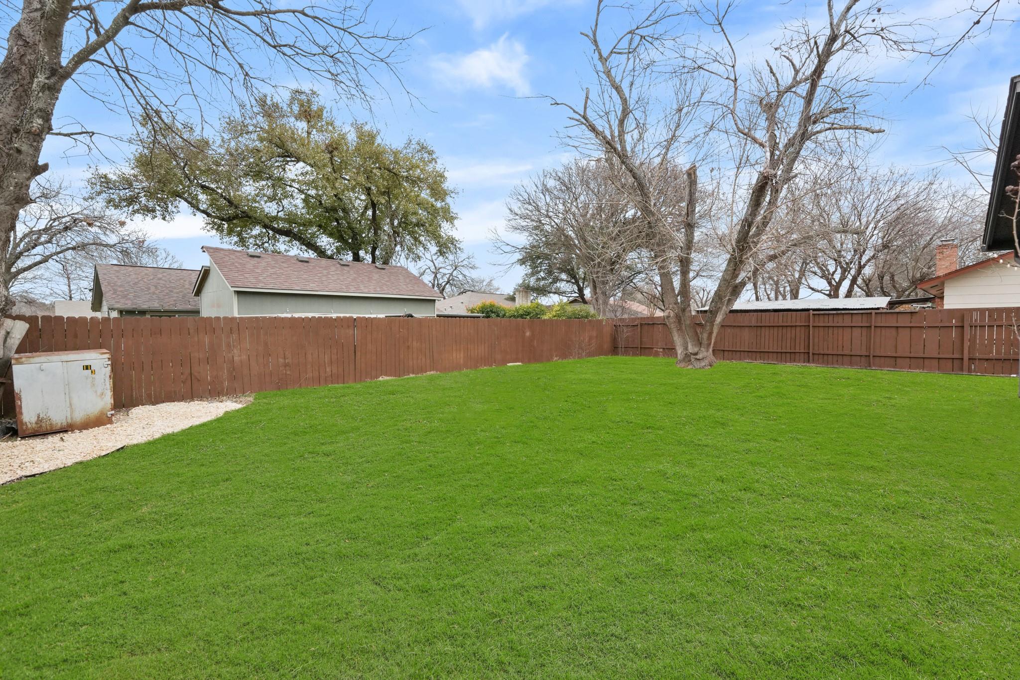 10009 Floyd DR
