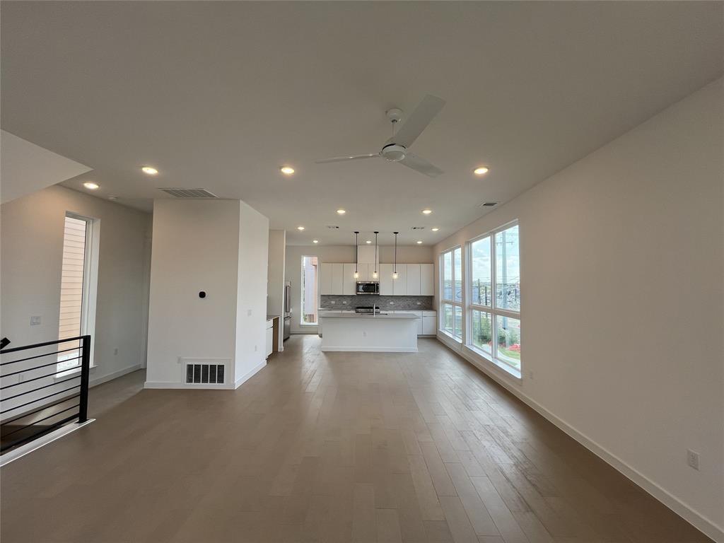 6825 Wolfcreek PASS # 3