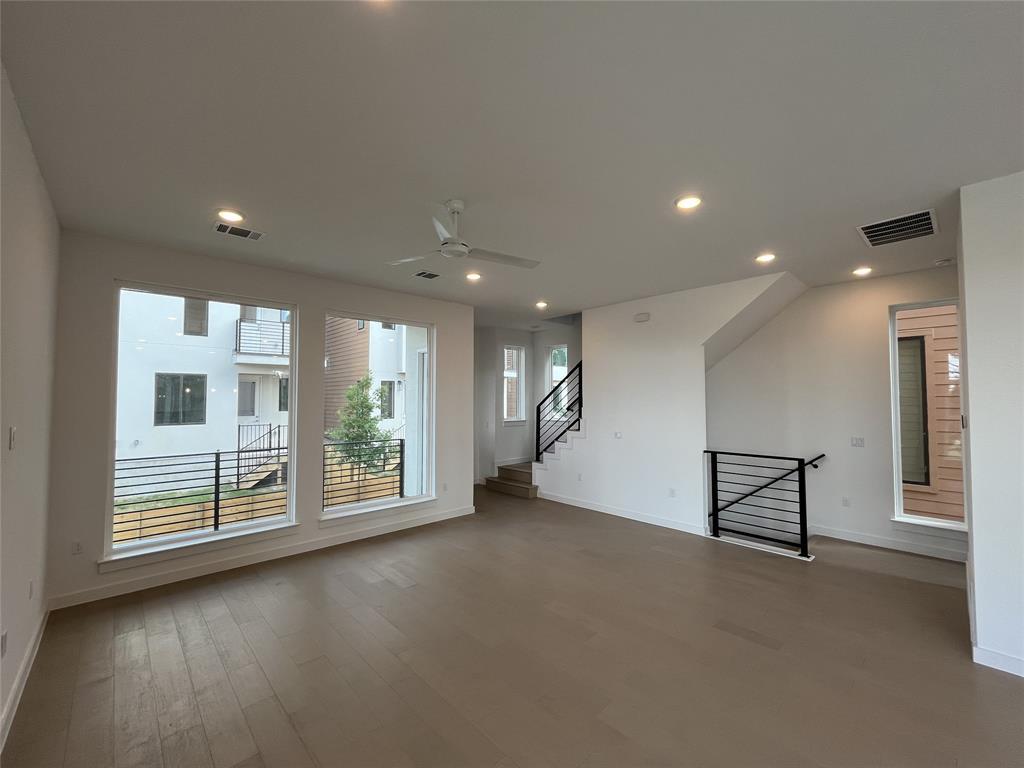 6825 Wolfcreek PASS # 3