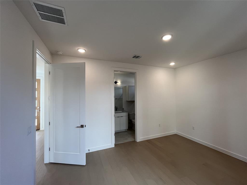 6825 Wolfcreek PASS # 3