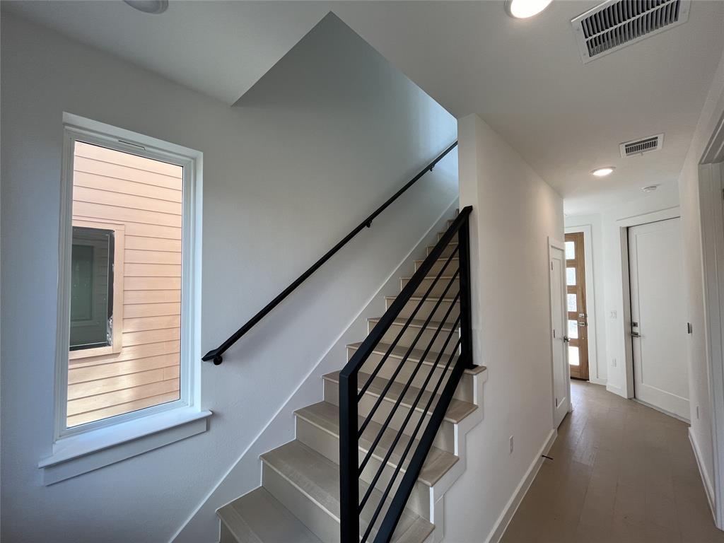 6825 Wolfcreek PASS # 3