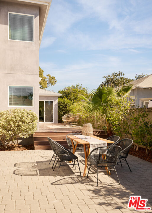 2905 Veteran Ave