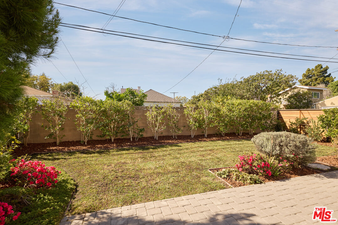 2905 Veteran Ave