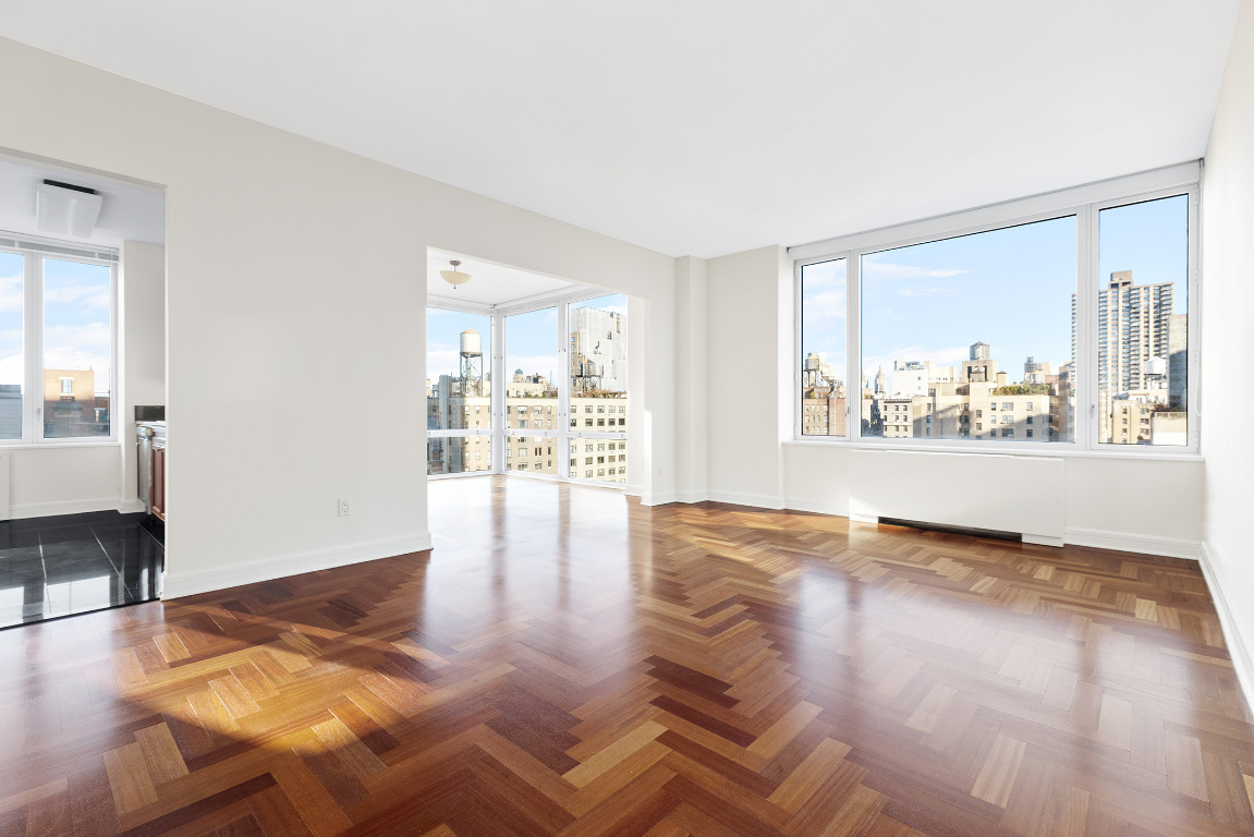 220 RIVERSIDE Boulevard 17D