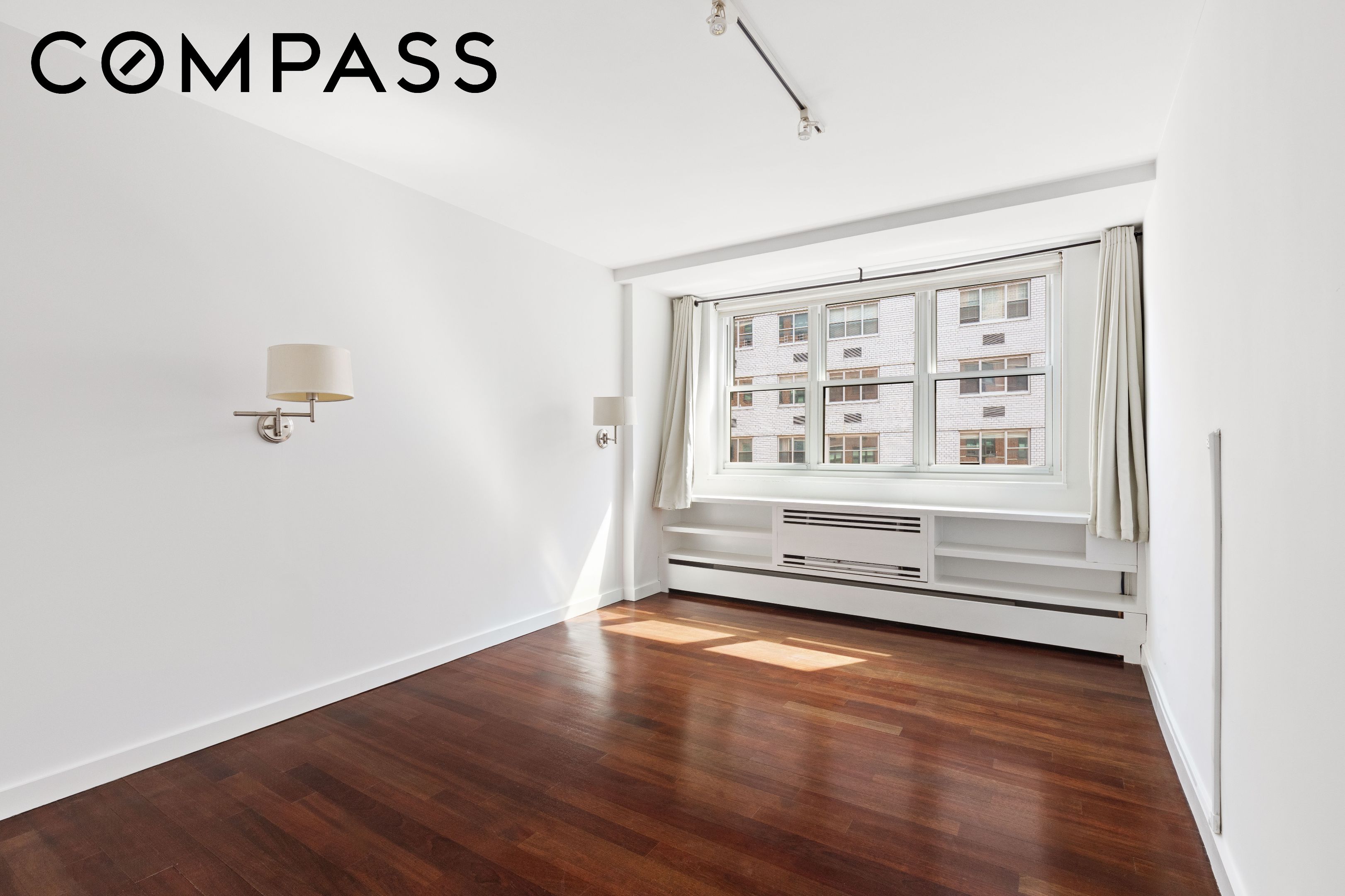 63 E 9th Street 8L