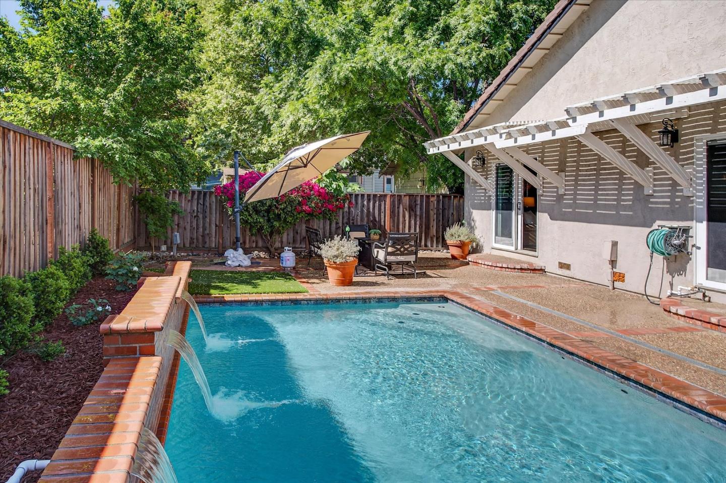 918 University Avenue