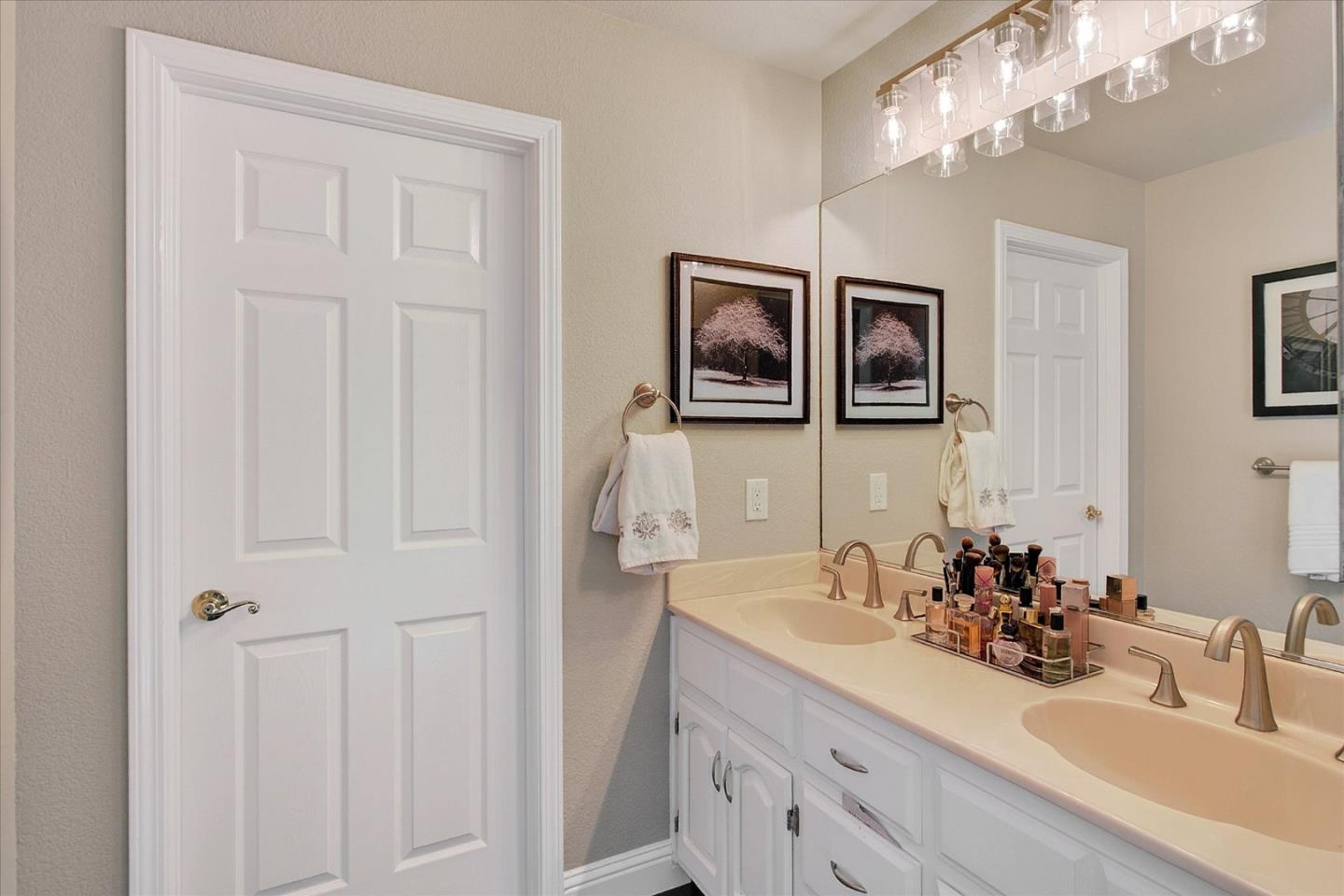 918 University Avenue