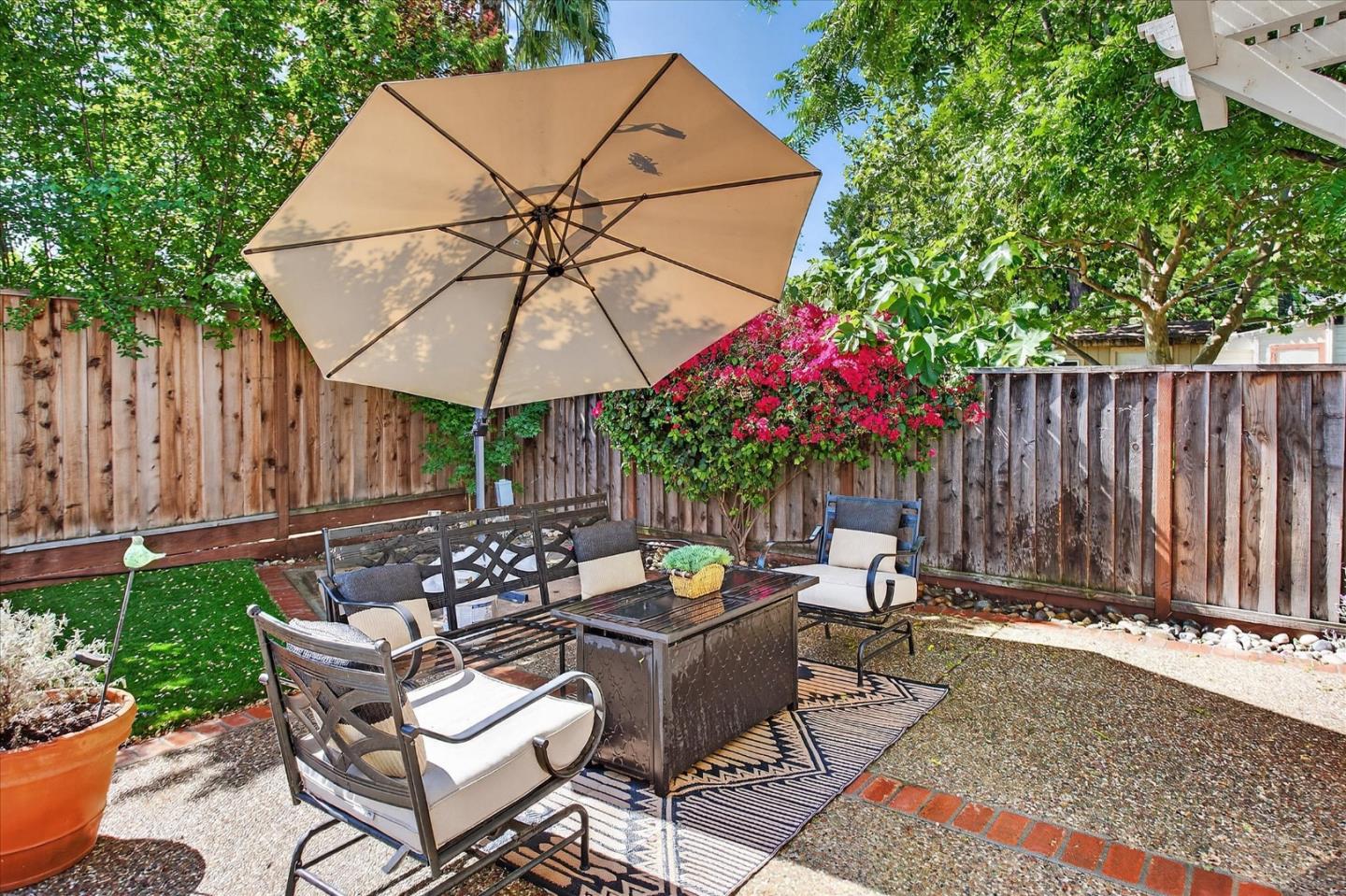 918 University Avenue